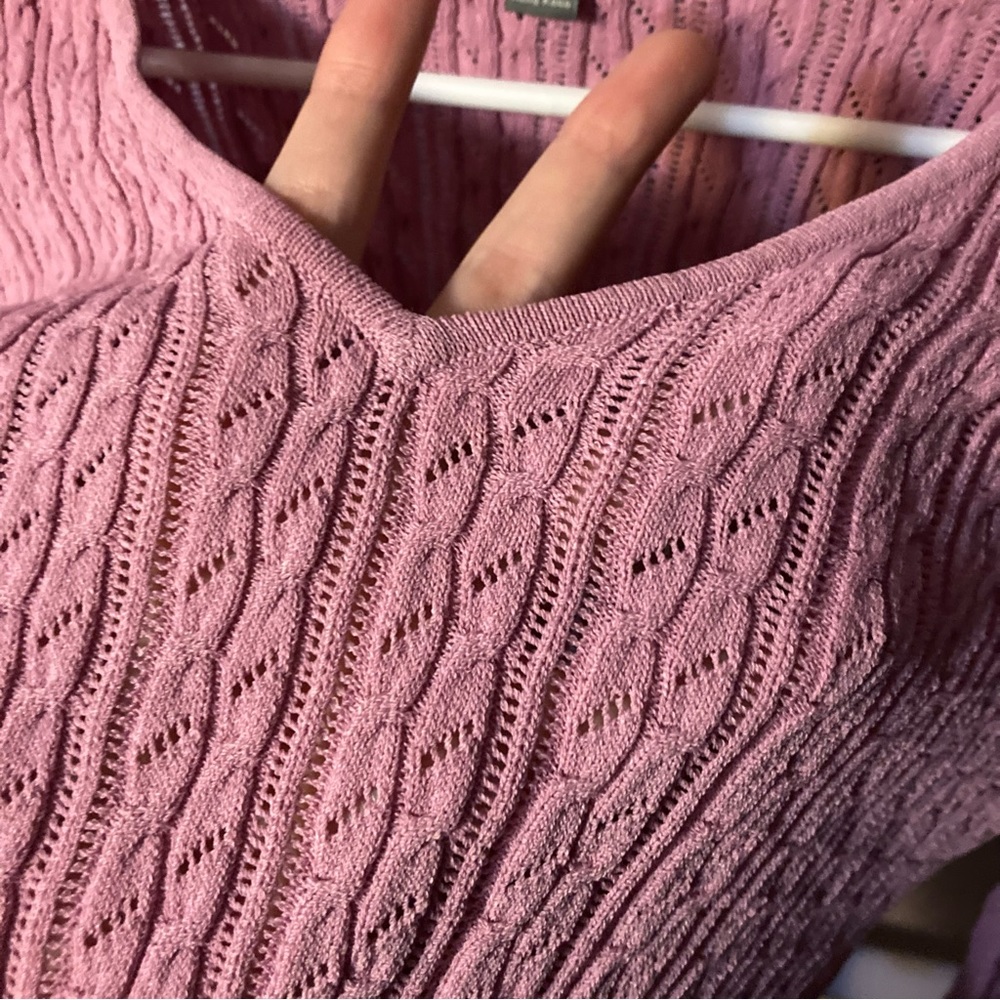 Pink sweater - Picture 2 of 4